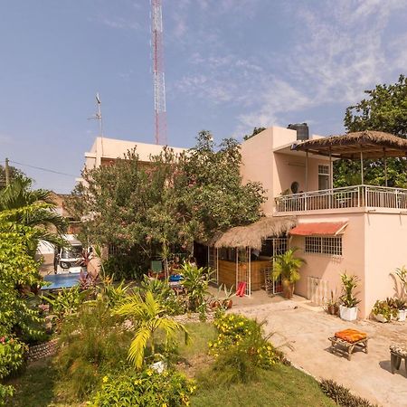 Agoo Hostel (Adults Only) Аккра Экстерьер фото