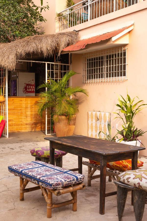 Agoo Hostel (Adults Only) Аккра Экстерьер фото